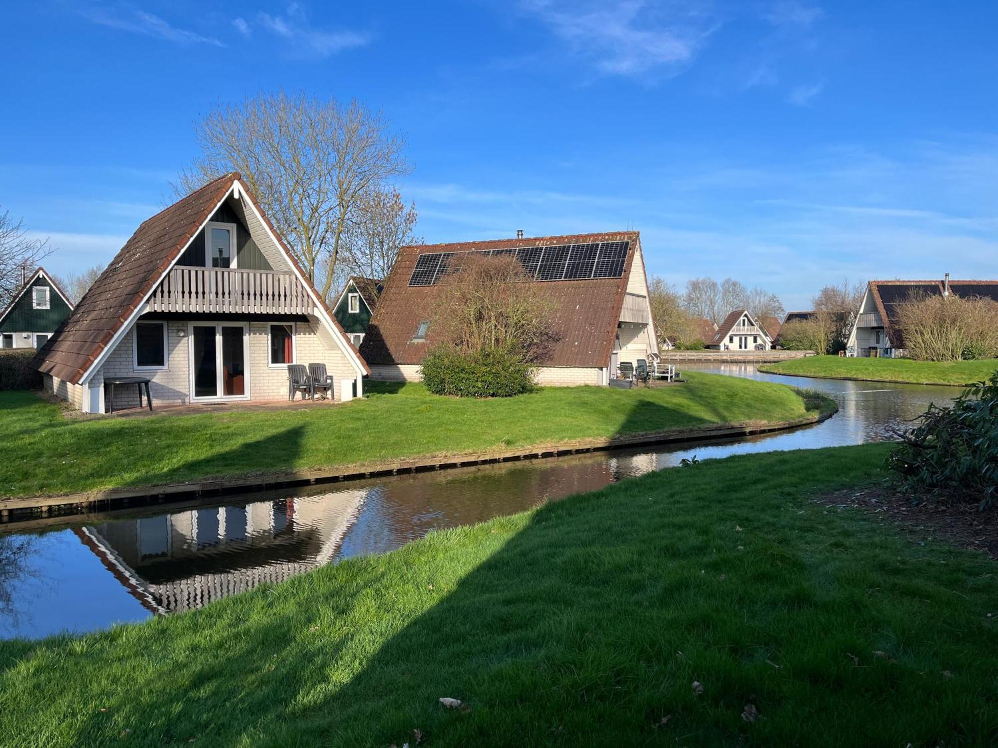 Vakantiepunt 142 - Moderne Vakantiewoning Aan Het Water! Gramsbergen Exterior photo