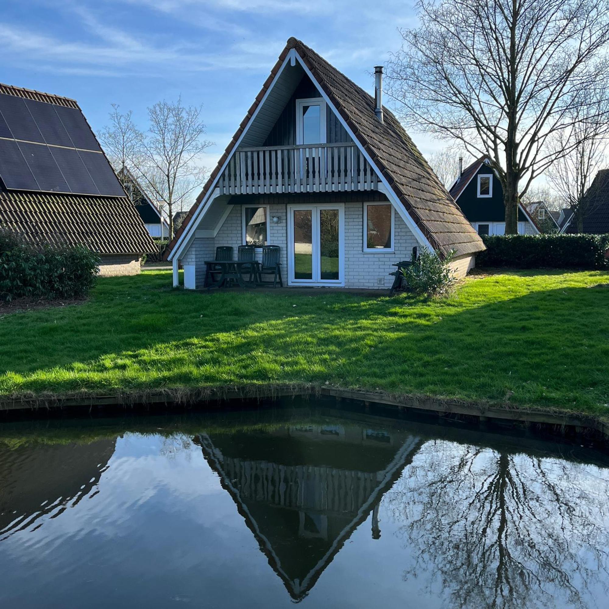 Vakantiepunt 142 - Moderne Vakantiewoning Aan Het Water! Gramsbergen Exterior photo